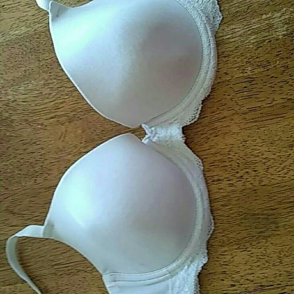 34D bra